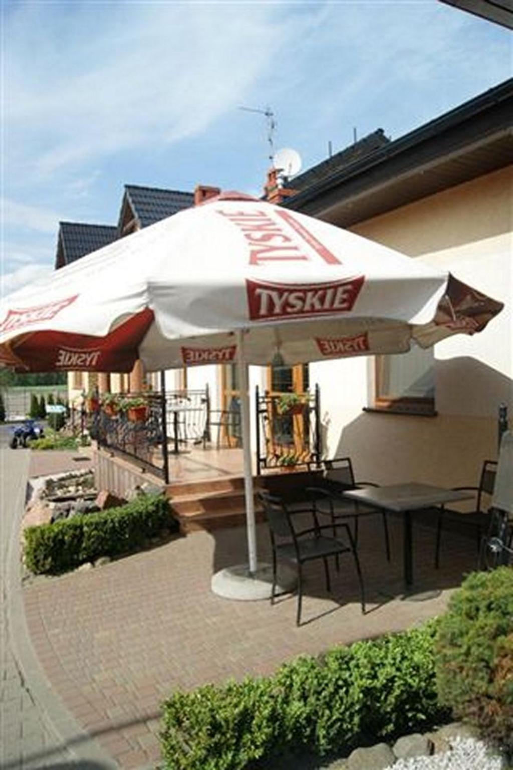 Pokoje Goscinne Gum-Bar Biskupice  Exterior photo